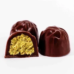 Xite D9 Dubai Nuggets 2 chocolates outside of wrapper